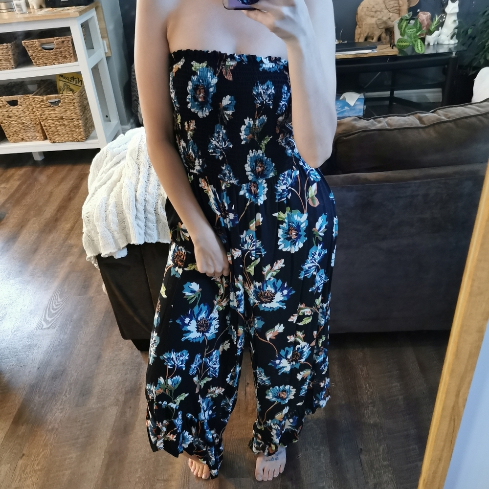 Floral jumpsuit, strapless